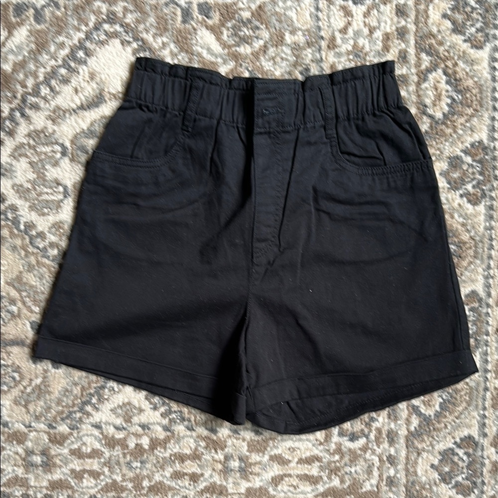 H&M Chic Black Elastic Waist Shorts with pockets